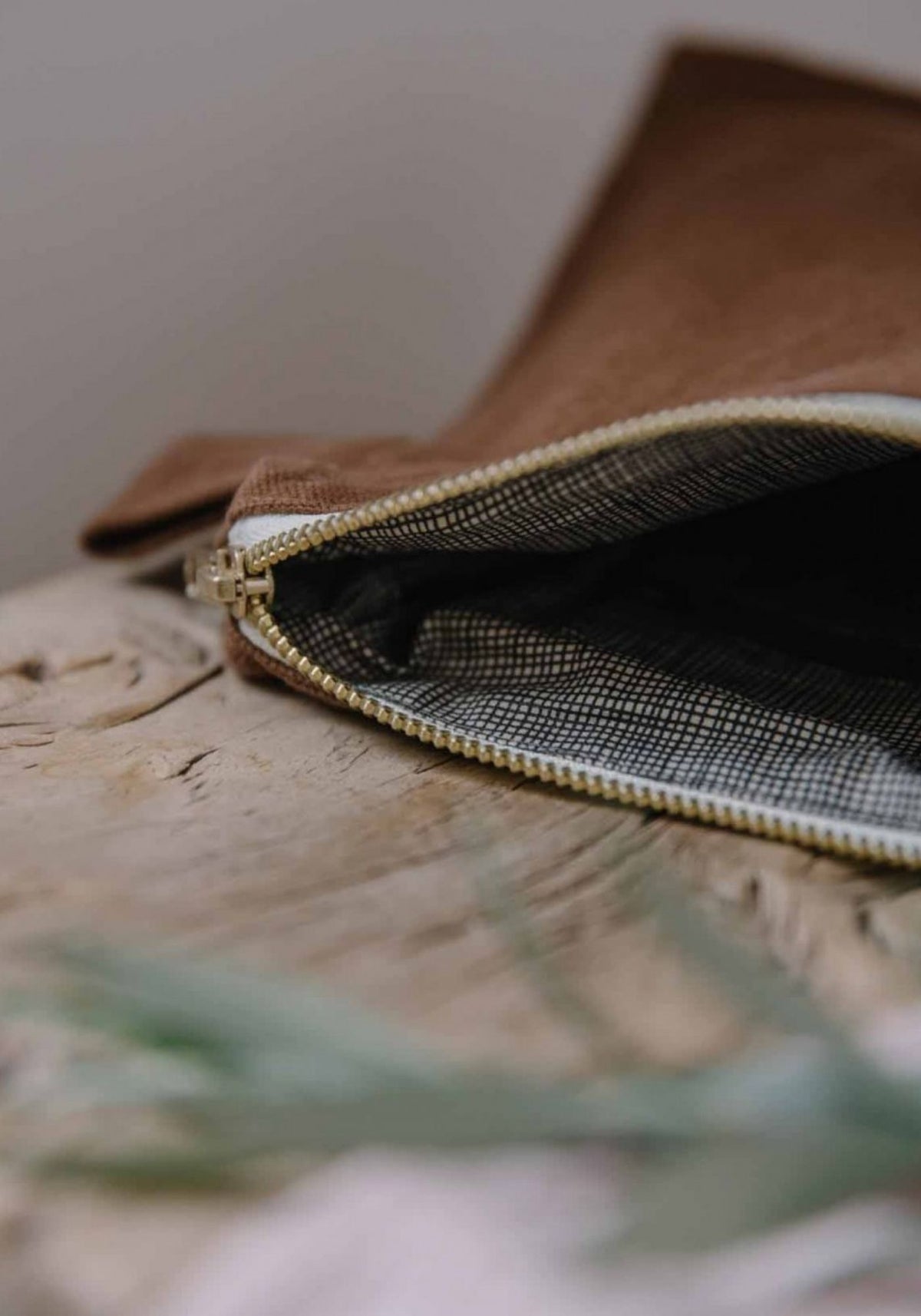 zoom-trousse-de-toilette-fermeture-noisette-les-pensionnaires